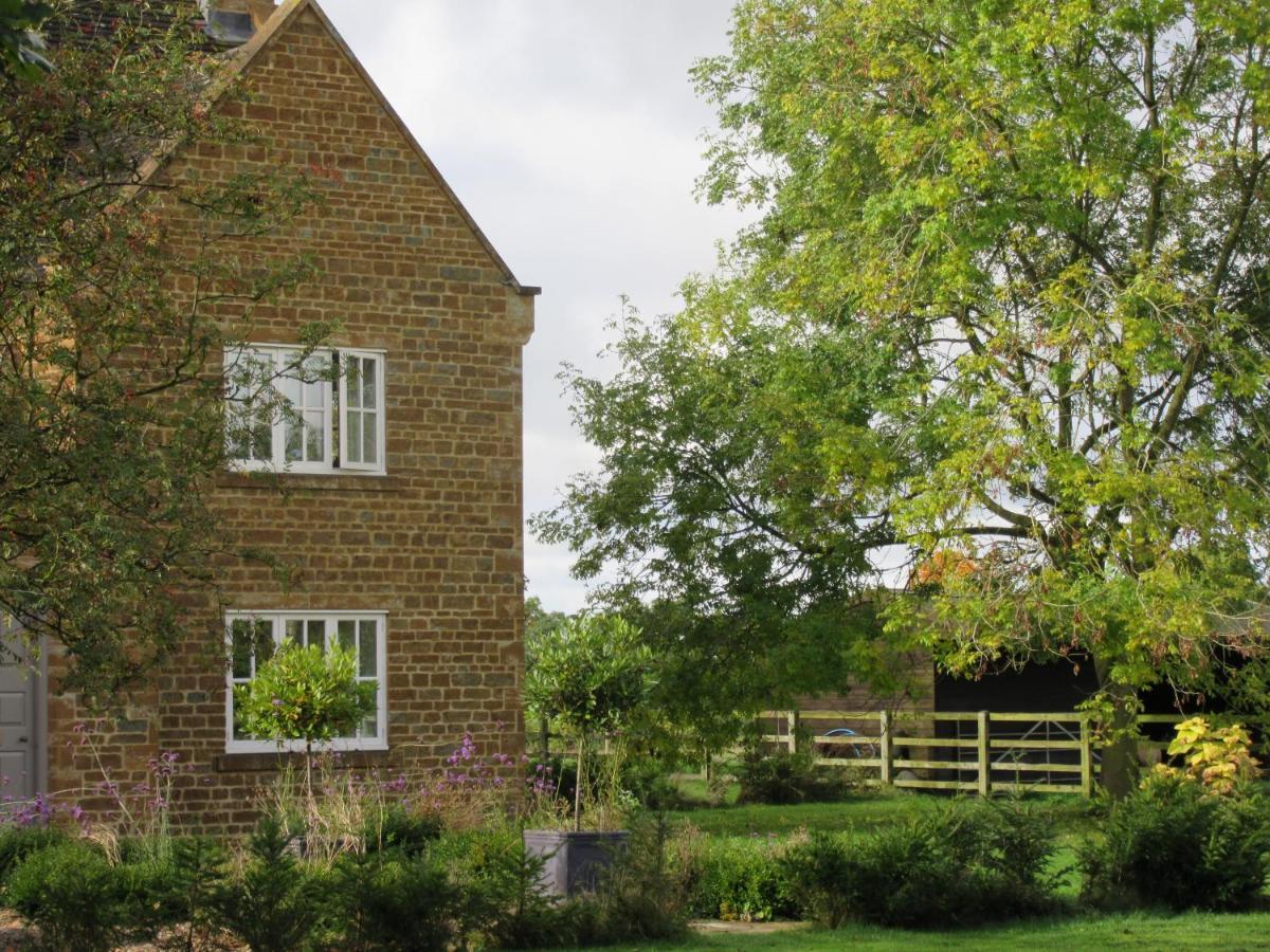 Weston Hill Farm Bed & Breakfast Moreton Pinkney Екстериор снимка